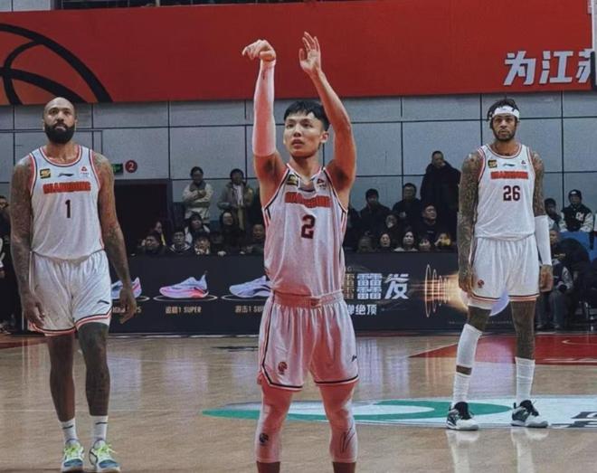三巨头无疑一奇兵突然的爆发成最大的助力冰球突破爆百万大奖广东九连胜最大功臣是(图2)